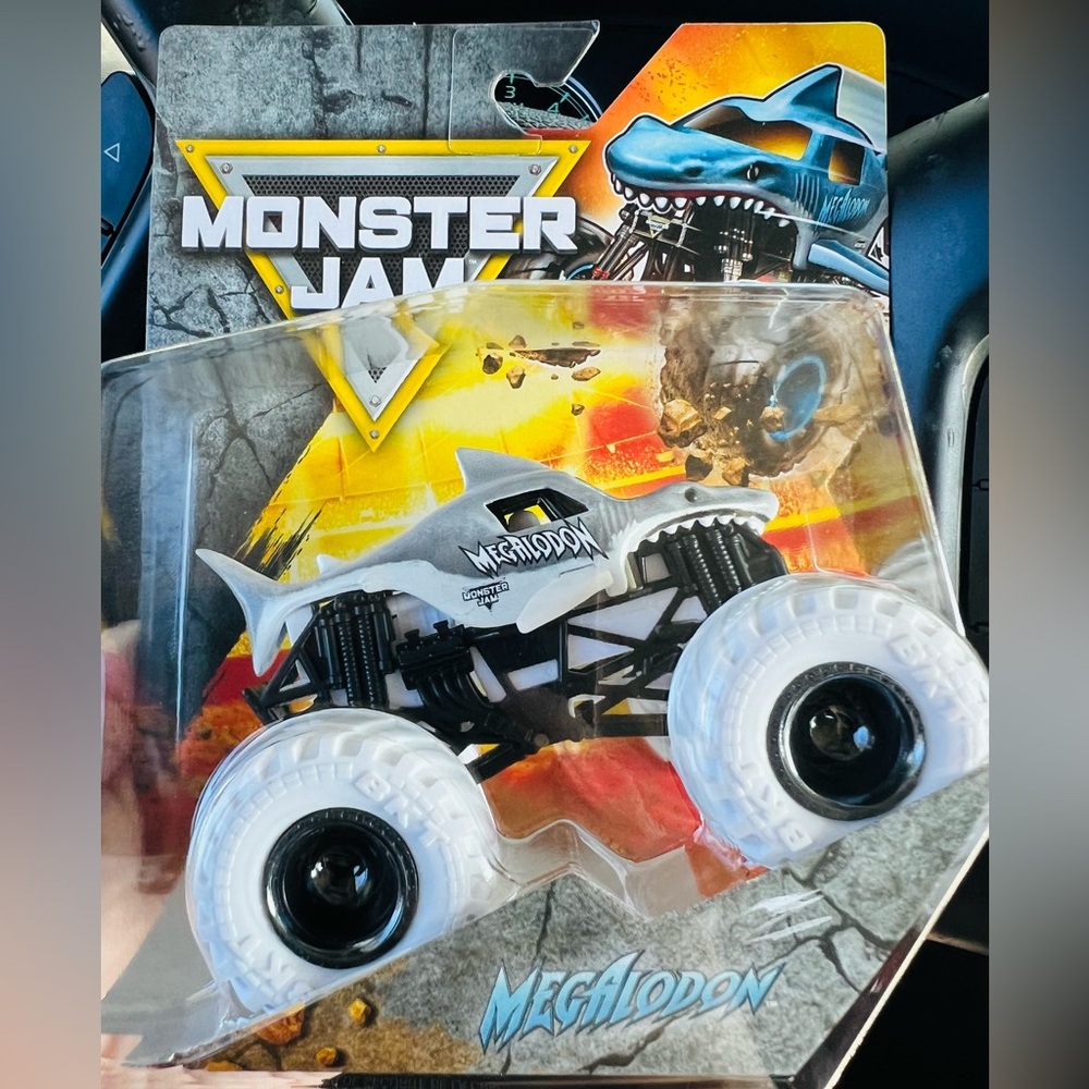 Monster Jam Megalodon White Brand New Series 1
